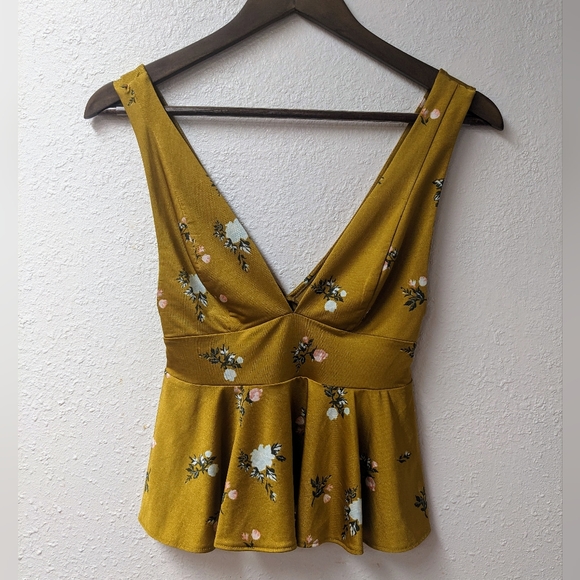 Urban Outfitters V Neck Tank Top - Picture 4 of 7